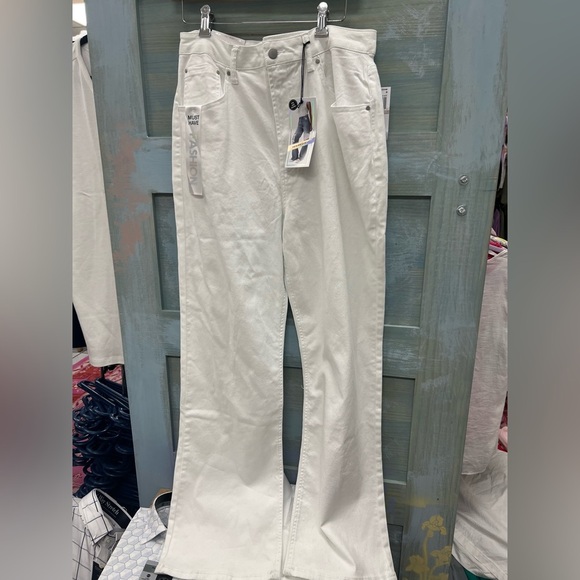 Tinseltown Hi-Rise Wide Leg White Jeans - Picture 1 of 4